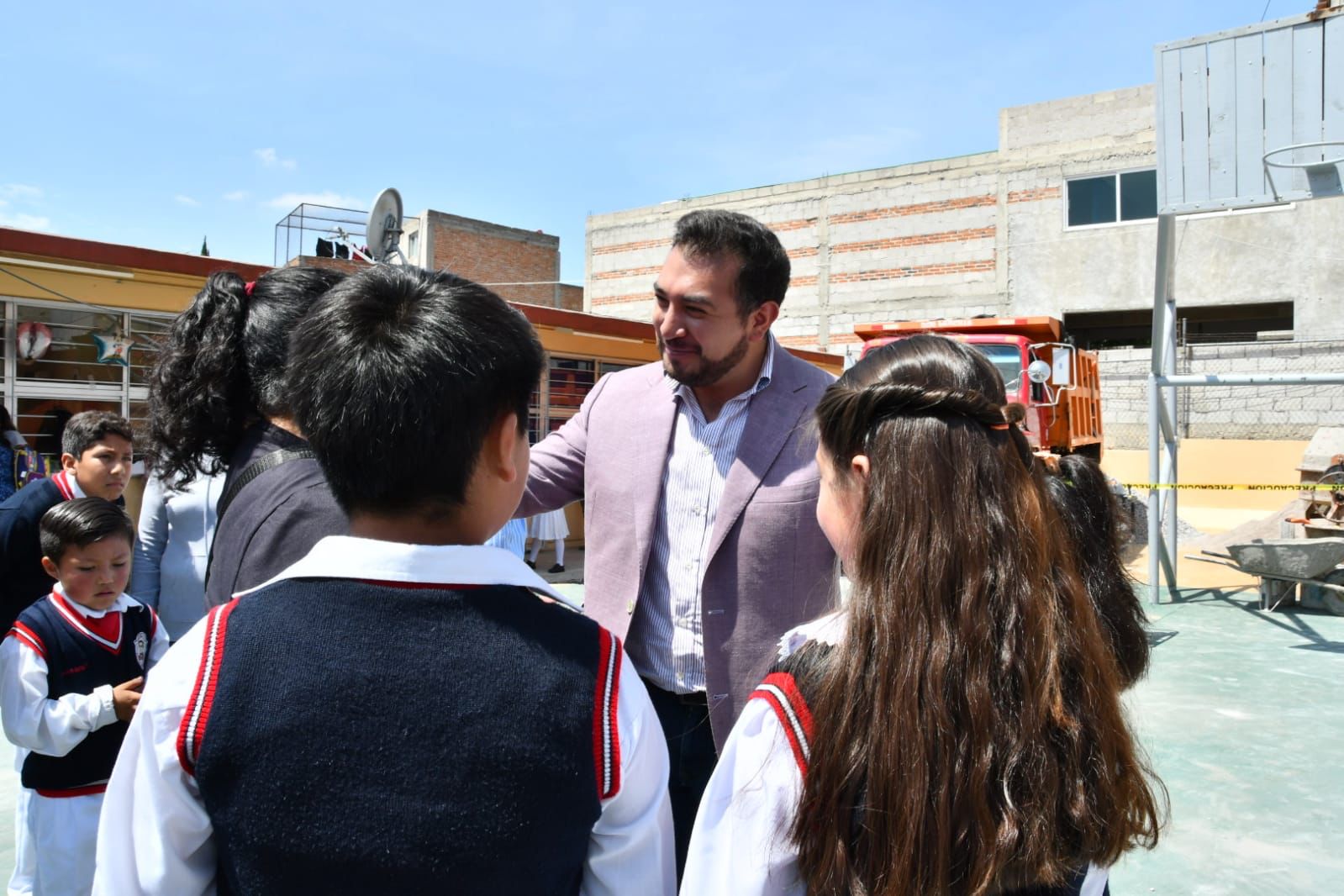 Vamos a seguir apoyando a las escuelas de nuestro municipio: Salvador Santos Cedillo